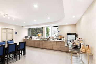 هتل Best Western Red Coach Inn