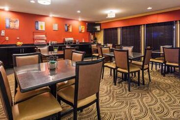هتل Best Western Saluki Inn