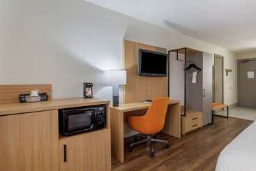 Hotel Comfort Inn & Suites Nashville Downtown   Stadium