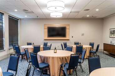 هتل Country Inn & Suites By Radisson, Metairie New Orleans , La