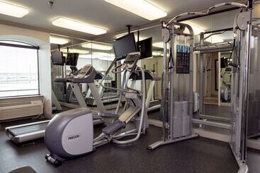 هتل Country Inn & Suites By Radisson, Metairie New Orleans , La