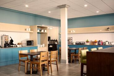 هتل Country Inn & Suites By Radisson, Metairie New Orleans , La