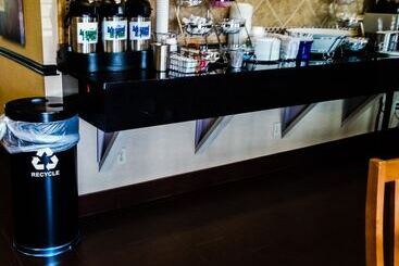 酒店 Days Inn By Wyndham Collinsville St Louis