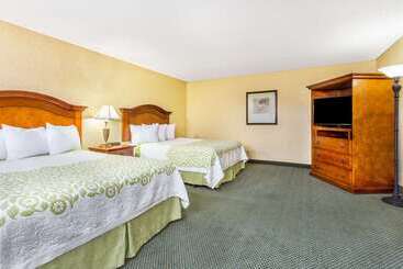 هتل Days Inn By Wyndham Klamath Falls