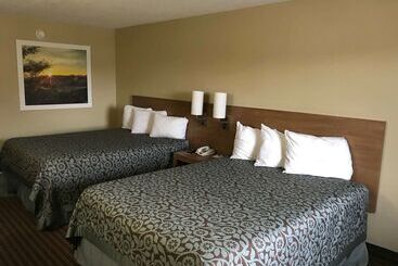 هتل Days Inn By Wyndham Lexington Columbia