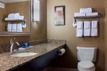 Delta Hotels By Marriott Fargo
