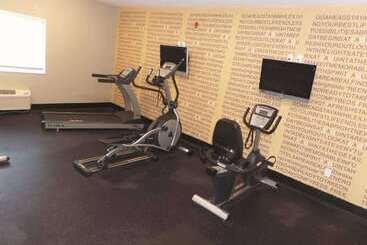 هتل La Quinta Inn By Wyndham Lincoln