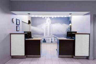 هتل La Quinta Inn By Wyndham Lincoln