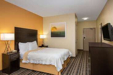 هتل La Quinta Inn By Wyndham Lincoln