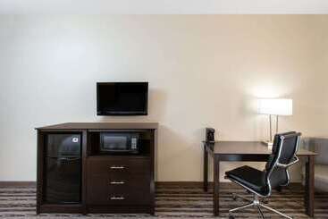 هتل La Quinta Inn By Wyndham Lincoln