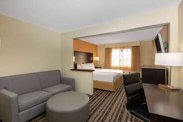 هتل La Quinta Inn By Wyndham Lincoln