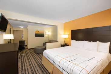 هتل La Quinta Inn By Wyndham Lincoln