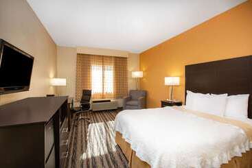 هتل La Quinta Inn By Wyndham Lincoln
