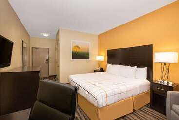 هتل La Quinta Inn By Wyndham Lincoln