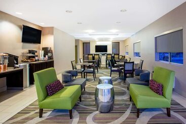 هتل La Quinta Inn By Wyndham Lincoln