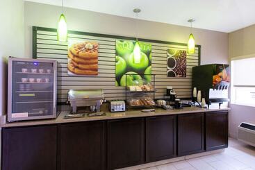 هتل La Quinta Inn By Wyndham Lincoln