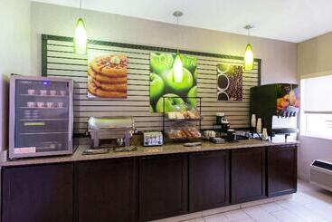 هتل La Quinta Inn By Wyndham Lincoln