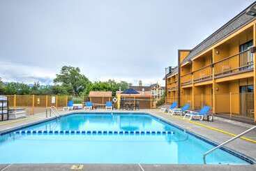 هتل Quality Inn Big Sky