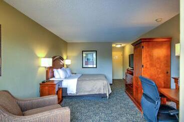 هتل Quality Inn Big Sky