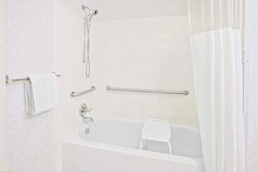 هتل Quality Inn Grand Rapids Near Downtown
