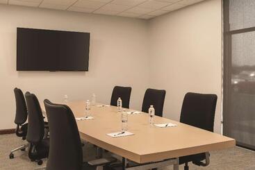 Radisson Hotel & Conference Center Rockford