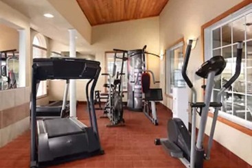 هتل Ramada By Wyndham Elizabethtown