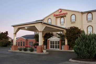 هتل Ramada By Wyndham Elizabethtown