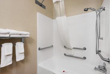 هتل Ramada By Wyndham Elizabethtown