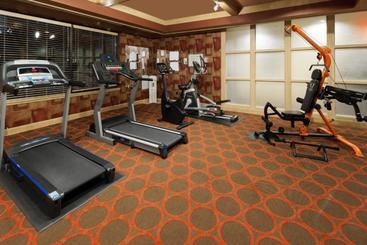 هتل Ramada By Wyndham Louisville North