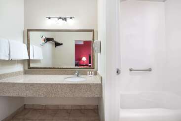 هتل Ramada By Wyndham San Diego Airport