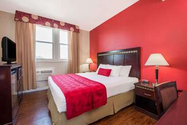 هتل Ramada By Wyndham San Diego Airport