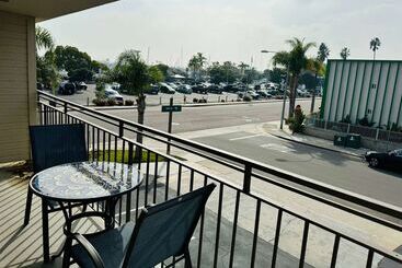هتل Ramada By Wyndham San Diego Airport