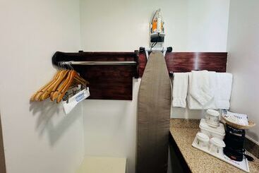 هتل Ramada By Wyndham San Diego Airport