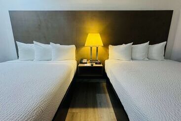 هتل Ramada By Wyndham San Diego Airport