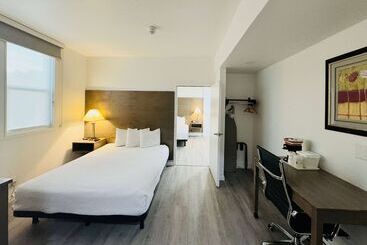 هتل Ramada By Wyndham San Diego Airport
