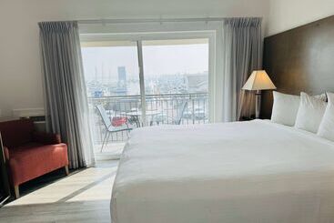 هتل Ramada By Wyndham San Diego Airport