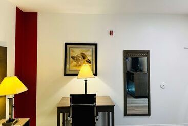 هتل Ramada By Wyndham San Diego Airport