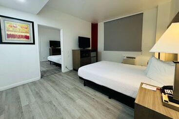 هتل Ramada By Wyndham San Diego Airport