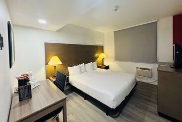 هتل Ramada By Wyndham San Diego Airport