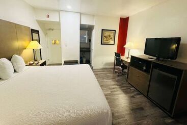 هتل Ramada By Wyndham San Diego Airport