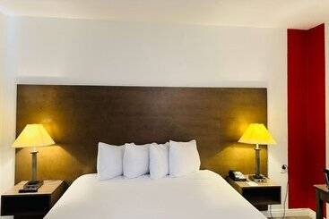 هتل Ramada By Wyndham San Diego Airport