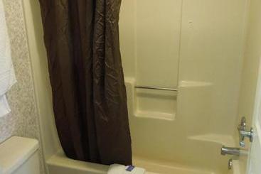 هتل Red Carpet Inn Absecon