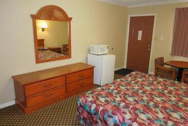 هتل Red Carpet Inn Absecon