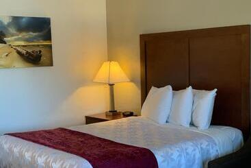 هتل Red Carpet Inn Medford