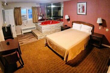هتل Red Carpet Inn West Springfield