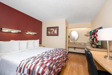 هتل Red Roof Inn Detroit   Dearborn Greenfield Village