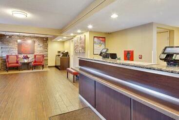 هتل Red Roof Inn Detroit   Dearborn Greenfield Village