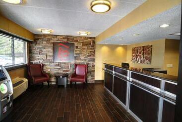 هتل American Inn & Suites Bishop Airport Flint