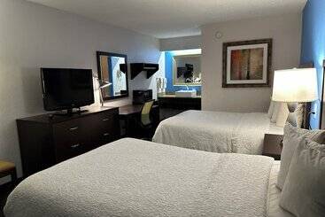 هتل American Inn & Suites Bishop Airport Flint