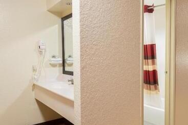 هتل Red Roof Inn Houston  Brookhollow